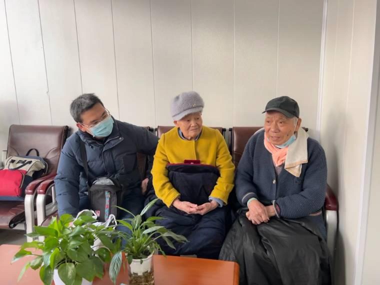 ����ѧ�����ʵ����ʵ�����������мҷ��ѵ�ҹ�Ľ����봫������ĵ���