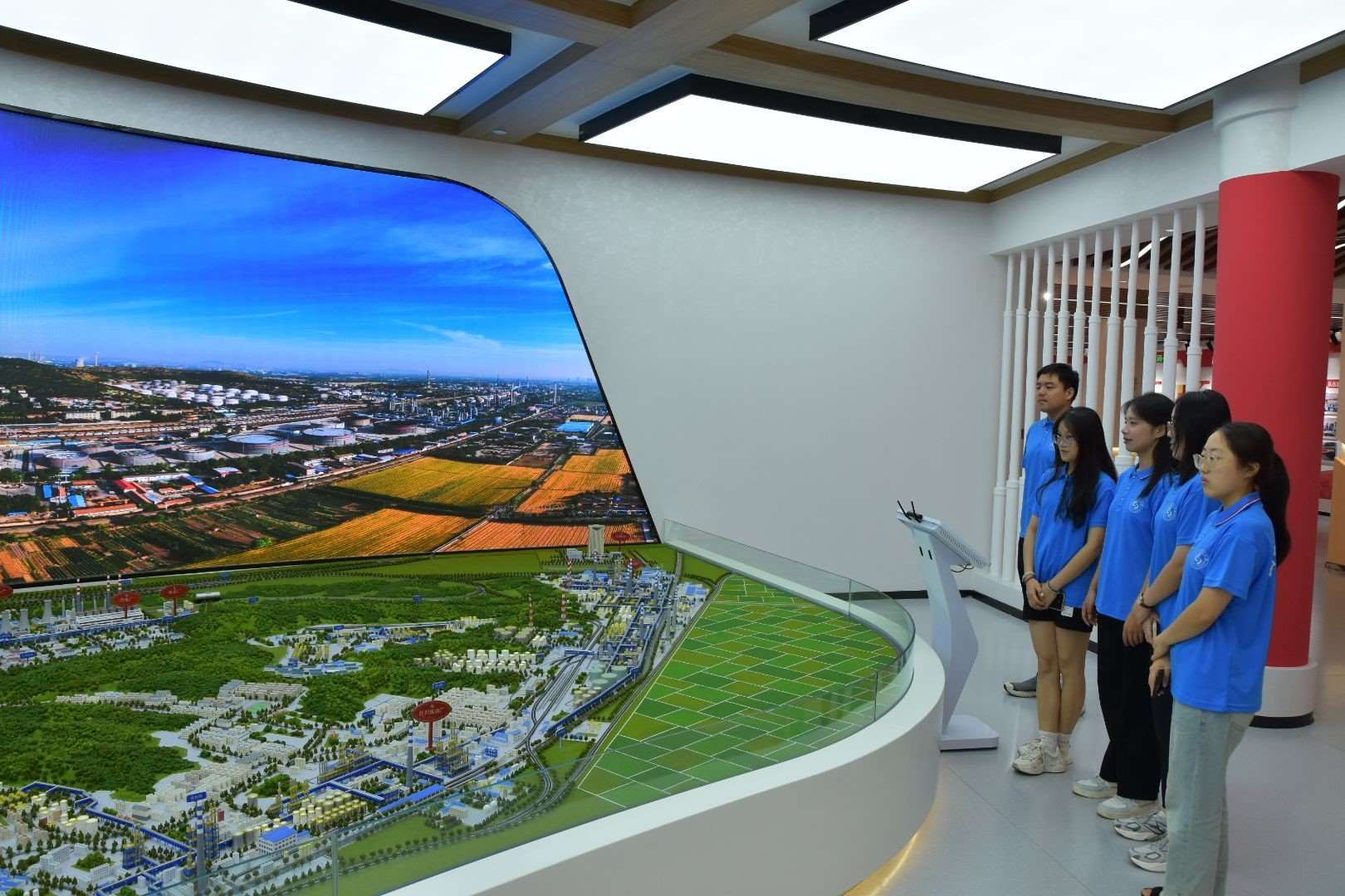 ɽ��ѧ�������磺�߽���³ʯ�����йݣ�̽��ʯ�;���н��