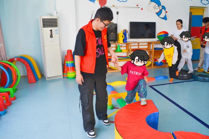 ���롮�ǡ�ͬ�У��ð��޽硱 ��Я���ж���ʵ���ſ�չ���ŶӺ����봴��������