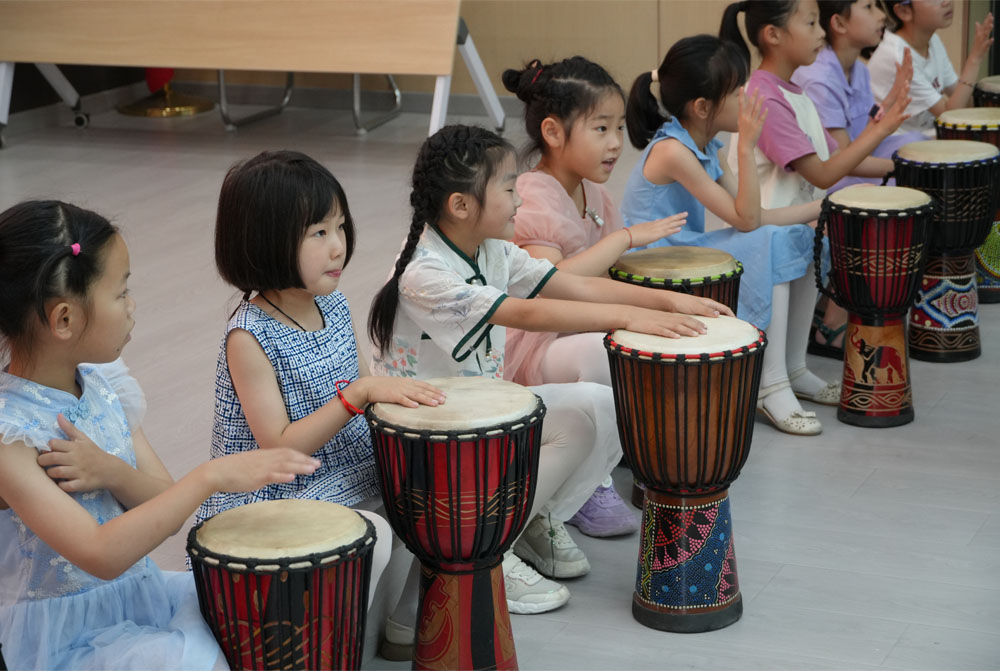 ���˹����������Ǳ�Ľ�ѧ���ഺ����������ī־Ը��ѧ���������ȡ��Բ���ɹ�