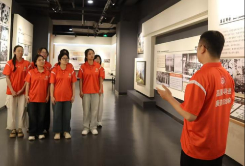 �θ�����н�𴫣�����֮·�����У��򿪴���ڶ�����ѧ�塱�Ĵ���ƪ��