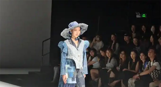 2025�й����ʴ�ѧ��ʱװ����Ļ����ԺУ�������¸�