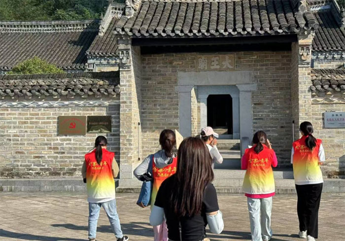 ����ʦ����ѧѧ�Ӹ���կ����Ϫ��չ���ڡ������硱ʵ���