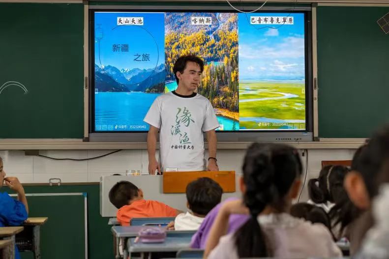 ԵϪ��˫Ϫ��С�ӣ���������֮��