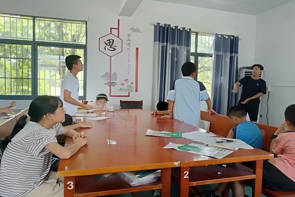 �������ѧԺ���ഺ���Ρ�ͨ��־Ը����ӿ�չ��ͳ�����Ļ������γ�