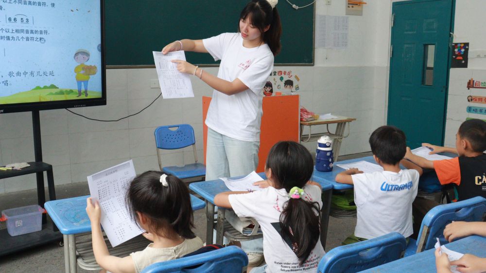 �Ϸʴ�ѧѧ�Ӹ�С����չ���ʵ�����������������������Ȼ���ļ�