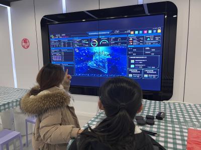 ɽ����ѧʰ���������ϵ����ţ���������ʵ�����Ϻ�����ǰ��