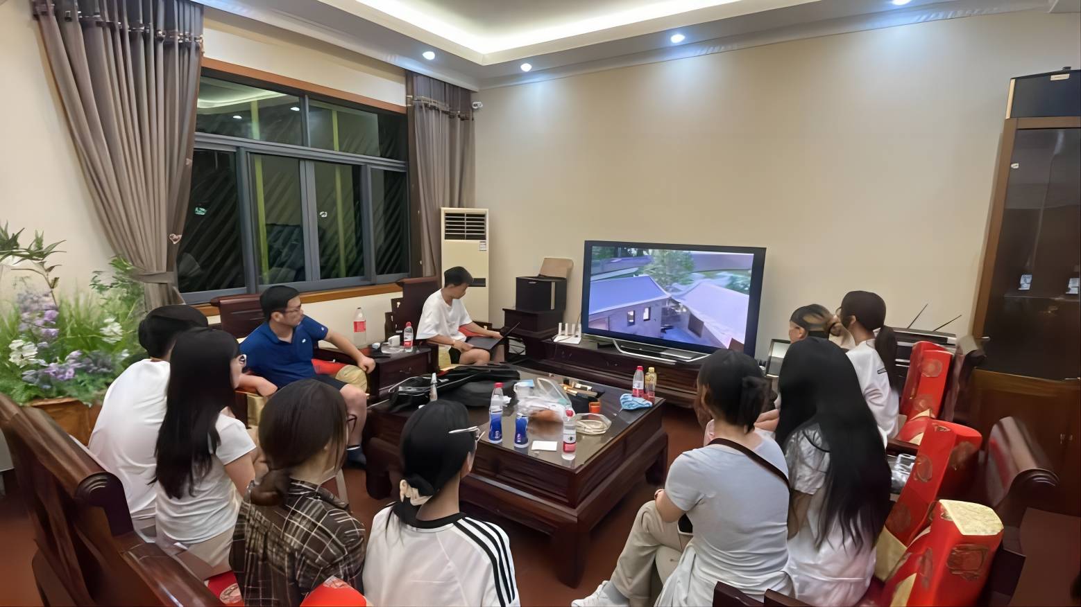 ����Ե�����������������ʵ����