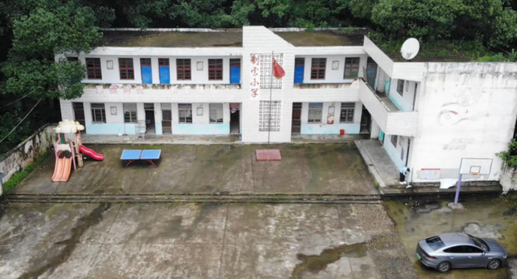 ���ߵġ�Уѵ�� ��Ȥ�ġ��۾������������Ƽ�ְҵѧԺ�����ഺ���