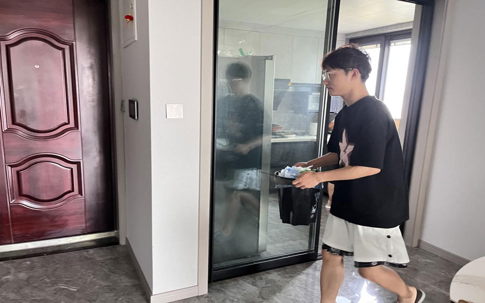 ��ǿ��Ὠ�裬�ٽ��������