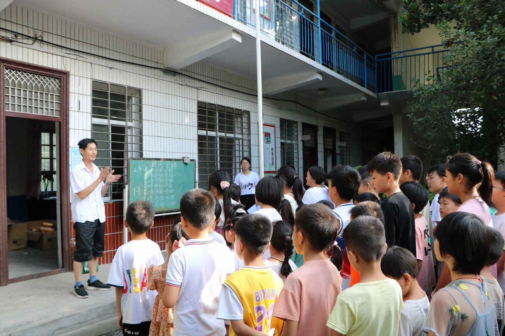 ��ʯ��ů��ԭ��³ԥ�ٳ��������й�ʯ�ʹ�ѧ����������һѧ��������������Ͽ��ҰţСѧ֧�̣������Ԫ���γ̣�Ϊ�����Ǵ���ȫ��ѧϰ����