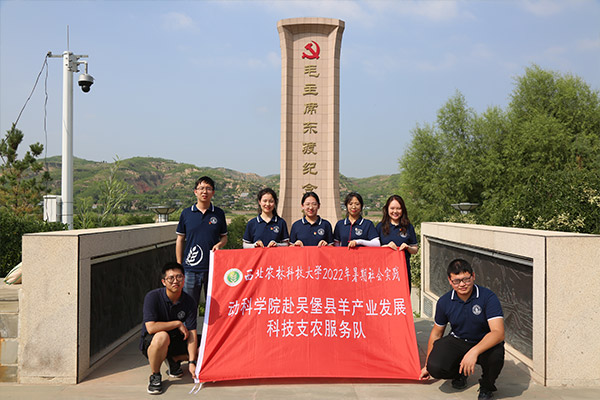 �Ӻ�ɫ��Դ�м�ȡ����������ǰ������