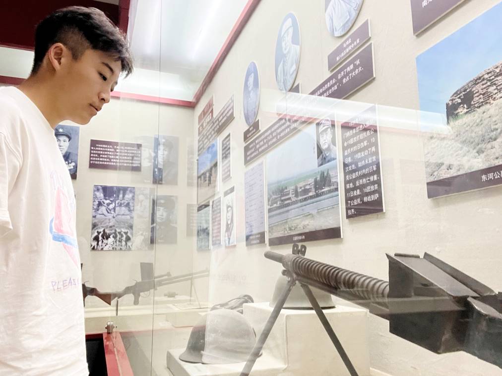 ���ɺ�ɫʵ���Ӹ���ͷ����ݿ�չ̽Ѱ�����Ļ�