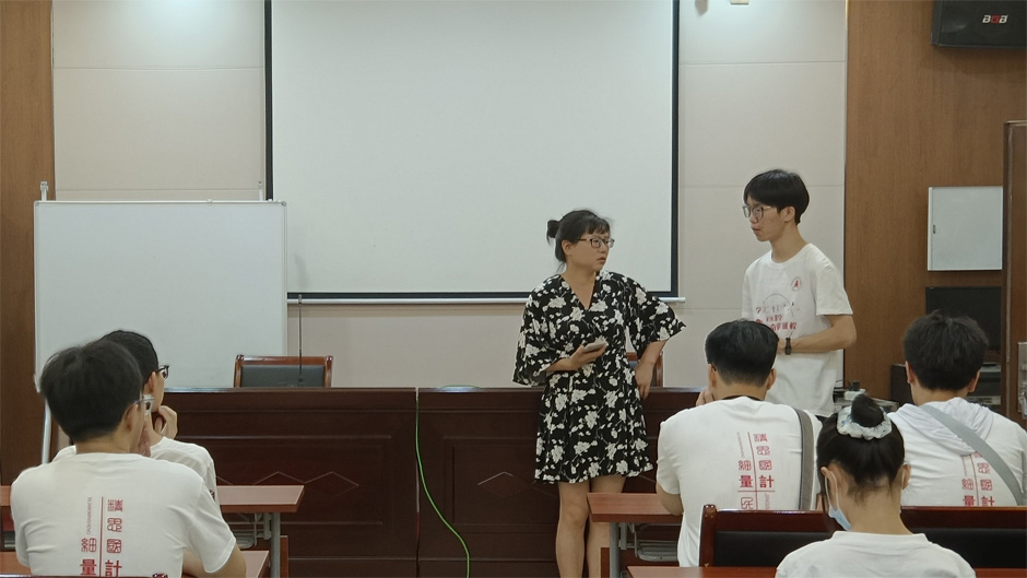 ������ѧ�Ӹ��������磬̽����˫̼������·