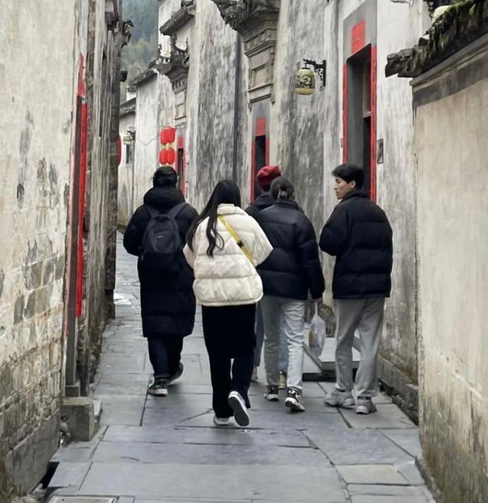 ���ղƾ���ѧѧ���߽����ӹ���̽Ѱ����5A����������������֮��