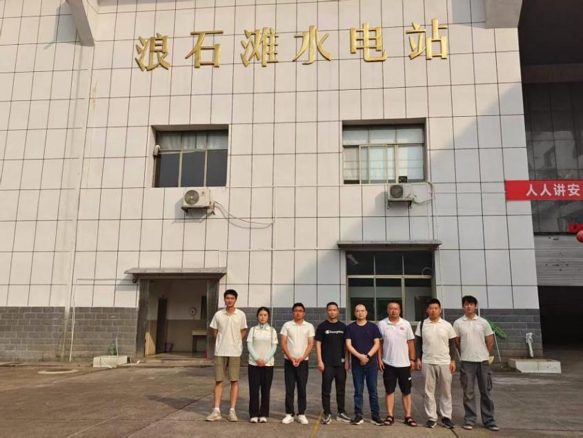 ���ⴢ���ƣ�����ɫ·��