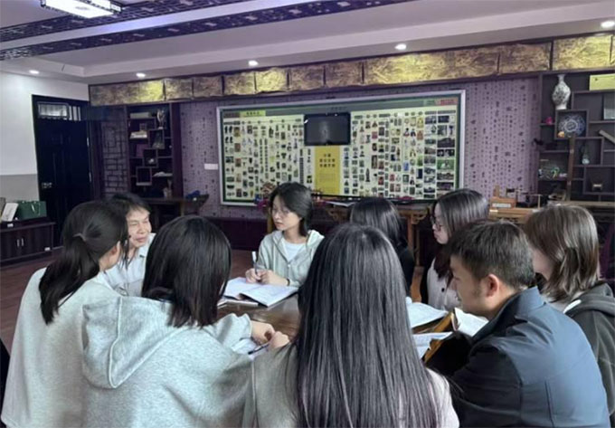 ����ʦ����ѧʵϰ���ڳ���˫��ʵ����ѧ��չ�㱨��ʽ���ۻ�