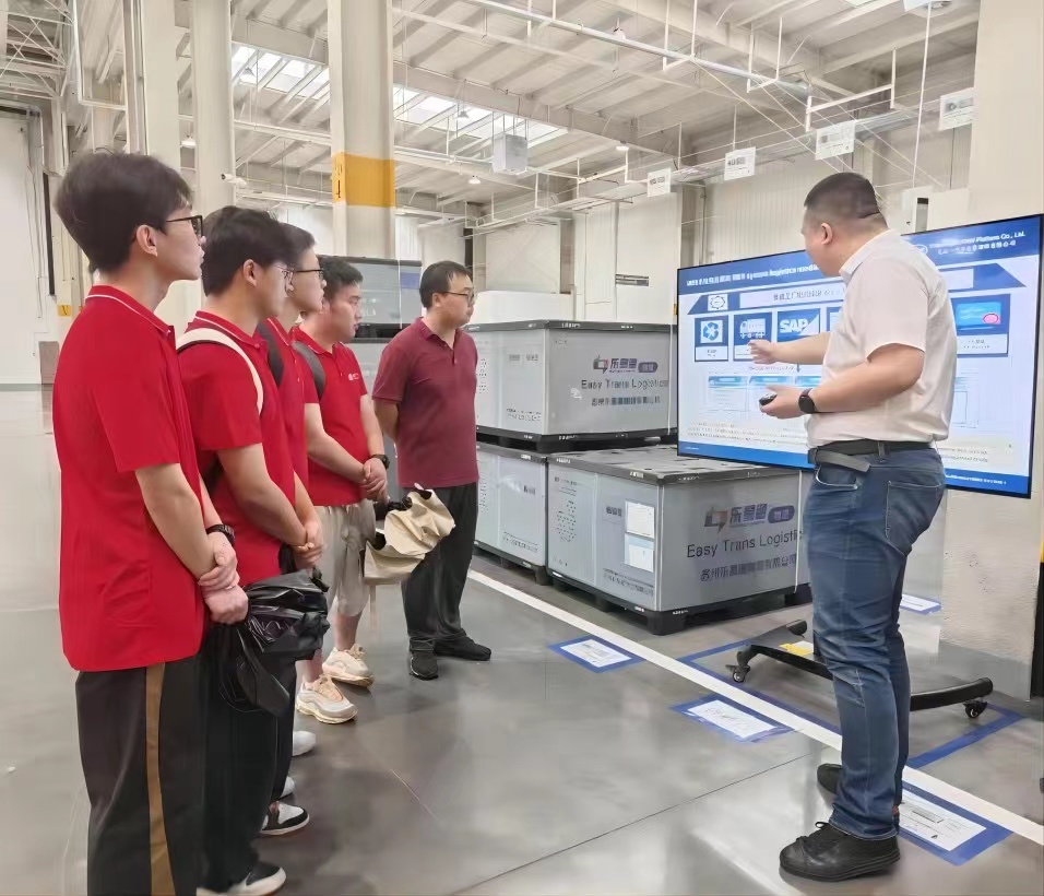 ʵ��Ϊ����ǰ��·��ש����  �ഺΪ�й��ִ���ͦ�ߵ���