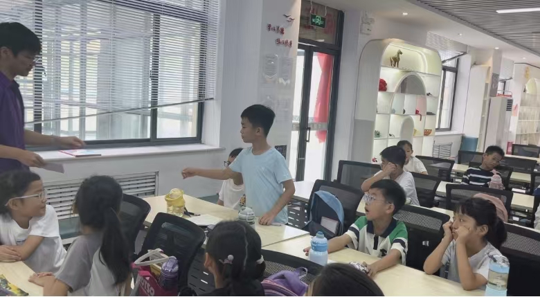 ���촬��ʻ�����Ͽ��ã���Բ�Ρ�ʵ�����ں���Сѧ������ɫ����