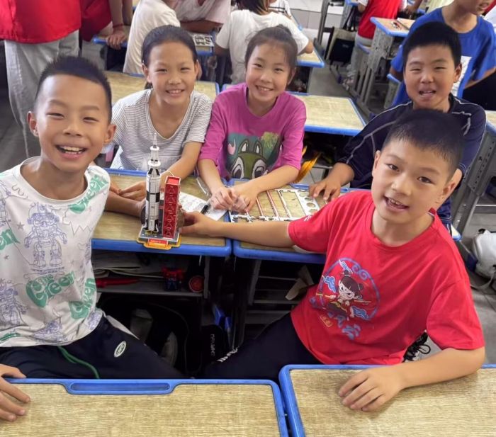 �����ǻ�ӳ���� ����һ������â �����ǻ�����ʵ���Ӷ���Ӫ��Сѧ