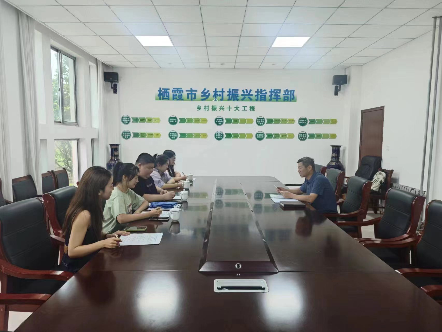 ɽ���ƴ�ѧ�����ڵ��У�������壬̽Ѱ���ǻ��������·