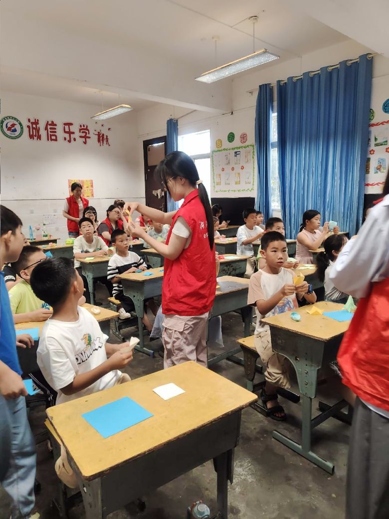 ��ҽѧ�Ӹ������ع���������Сѧ��ʮ����֧���飬��ůͯ�����ɳ�