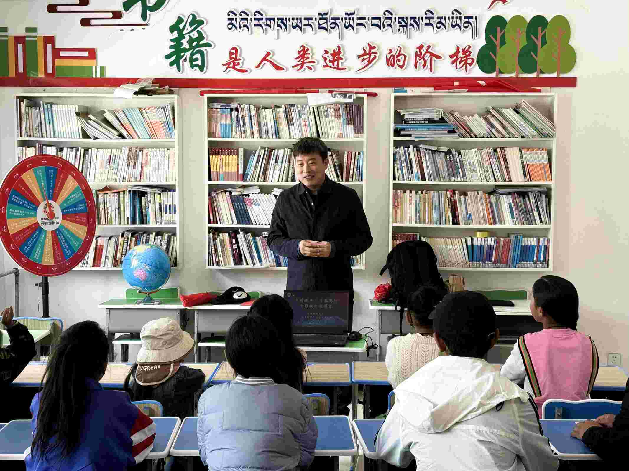 ������ˣ��ഺ���У��Զ���ѧԺ���˹�����ѧԺ���Ӷ࿪չ���ʵ