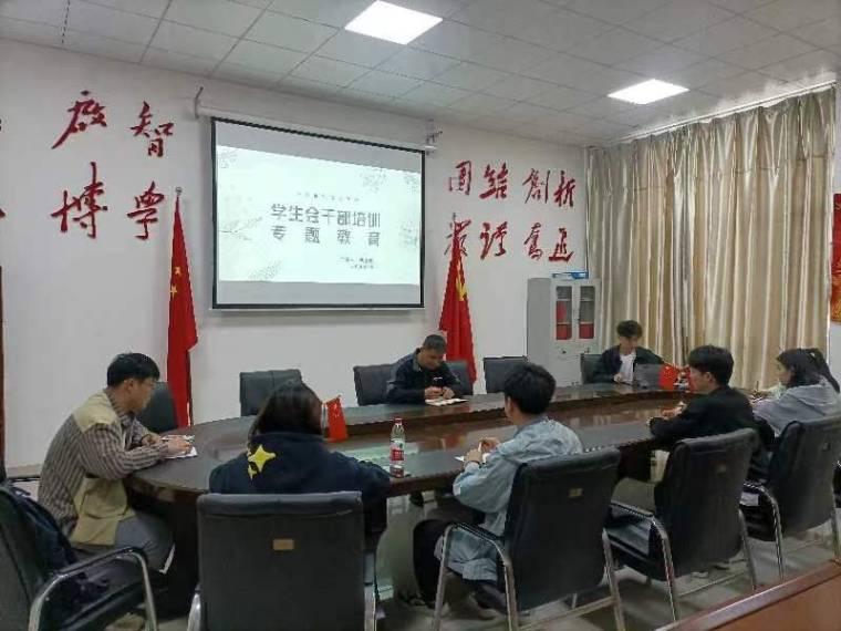 ����ѧԺ���������ϢѧԺ��ί��벢�ٳ���ǿ��ѧ���Ǹ���������