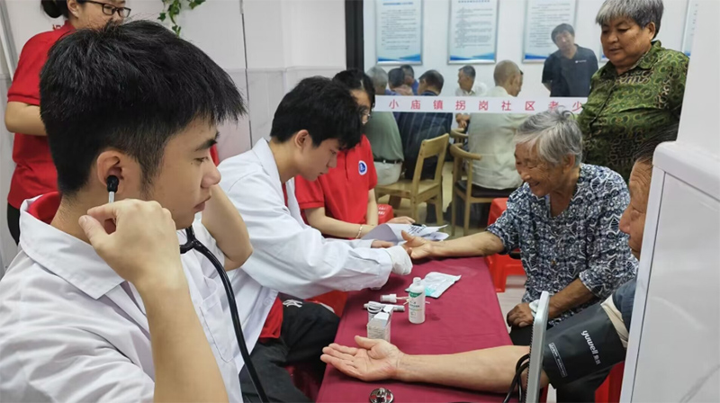 �ഺ���У�ʵ������