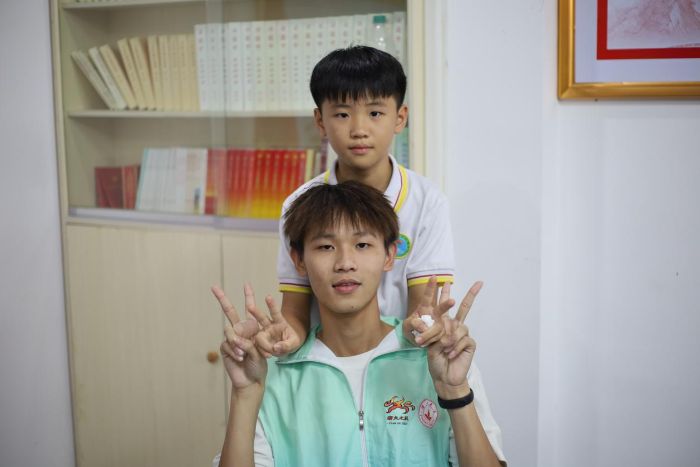 ��֪ʶͬ�У�δ���������� ������ɽ��ѧ����ѧԺ��н��֮�ӡ���