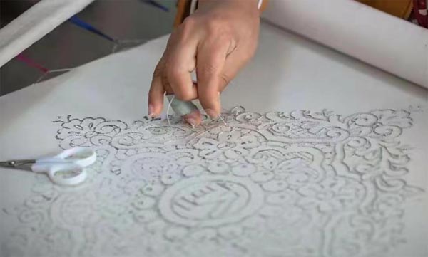 ³��δ�룺���н������³� һ��һ�߽�����