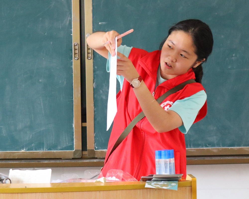 �ͷ��������ԣ�ʢ������ʫ��