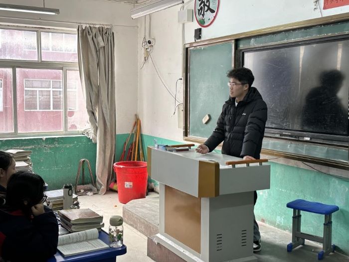 �ĳǴ�ѧ��������ѧԺѧ������ĸУ��չ�����������