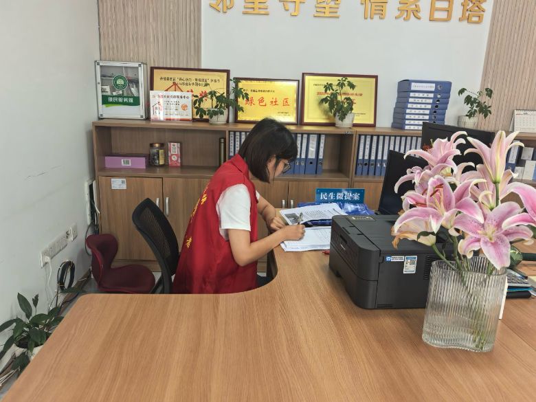 �������ע���㣬�ഺ�ǻۼ����ġ�������ʯ�ʹ�ѧ������ϢѧԺ��