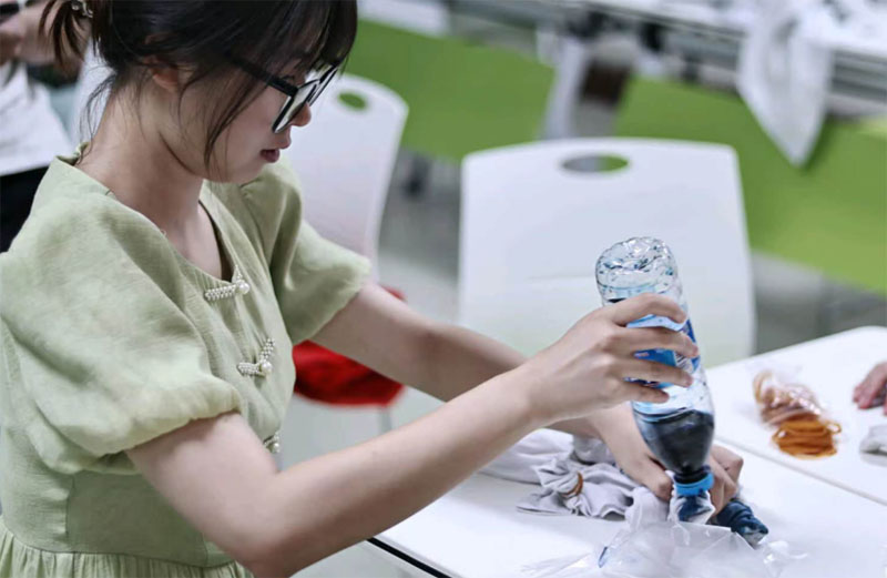 ����ѧ�������磺��ʷ�Ļ�΢����˳����չ�����ж�������ʷ���£�