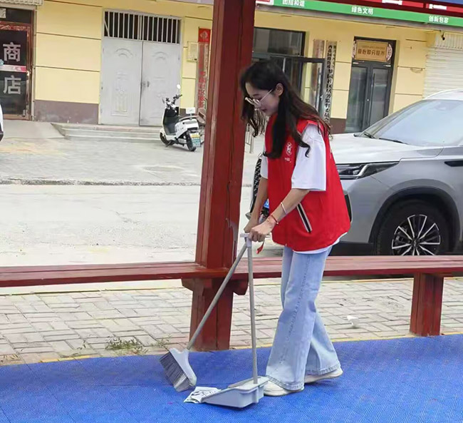 �ഺ�����Ͼ��������£�����ѧԺѧ������������㣬��͡�����԰��ʵ��ͼ