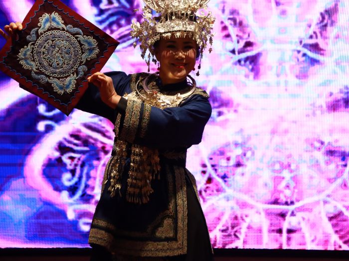 ͯ�����š������Ļ���ʯ��ͬ�ġ�����ͬ���������ʵ���Ŷӿ�չ�����������Խ�ѧʵ���