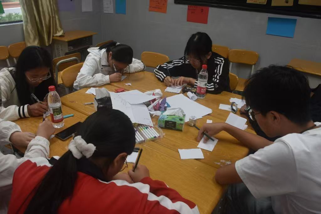 ����У԰�������ػ��ഺ����