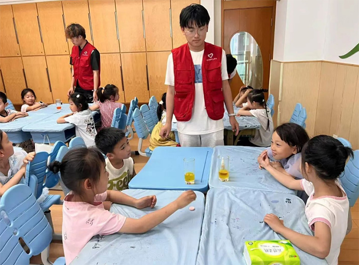 ��̨��ѧ����ľ������ʵ���Ӹ���̨�������깬��չСţ��ʵ���