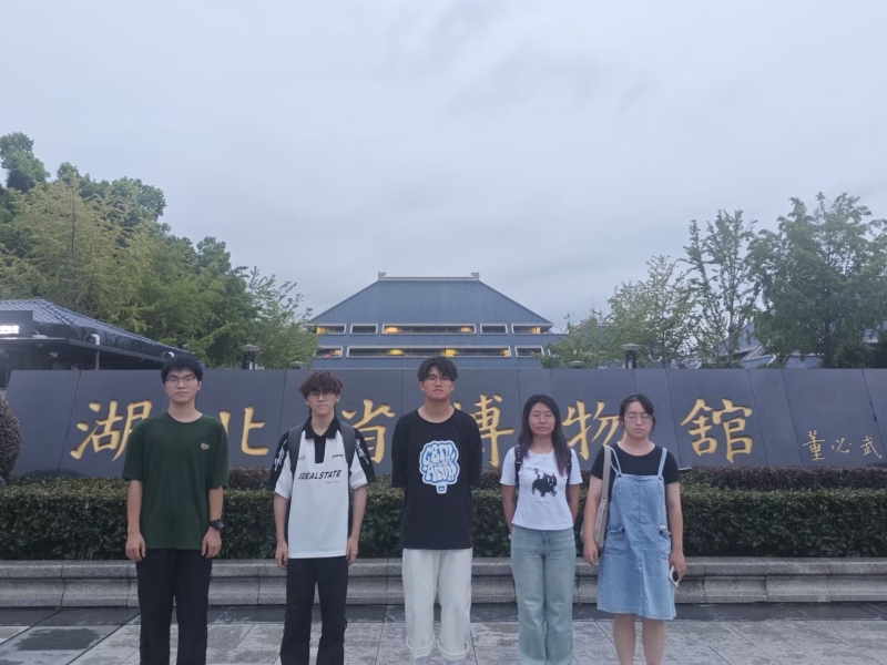 ���ഺ����������һ����Խǧ��������Ի�