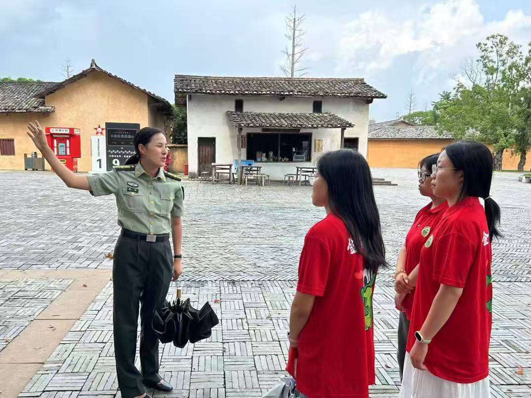 �Ͼ��ƾ���ѧ��������Ʊ�족�Ŷ��߽��������ɳ�ްӣ�������ɫ����Ѫ��