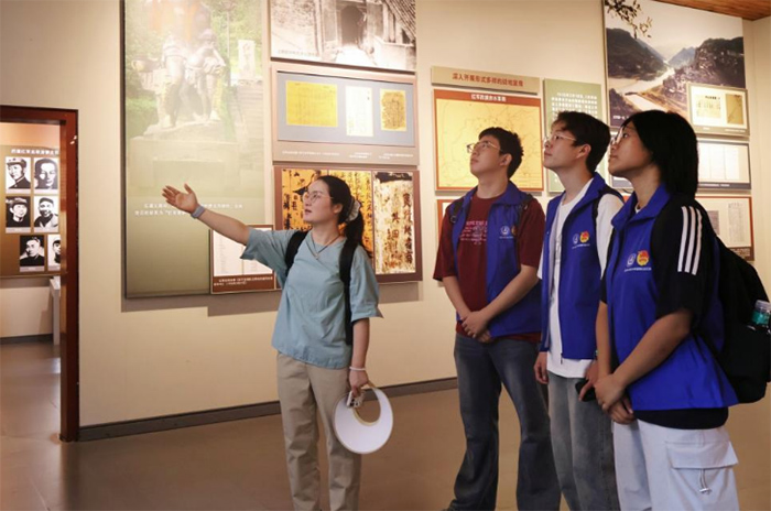 ������ѧ̽�������������β���ַ����ɫ���������У����������ճ���