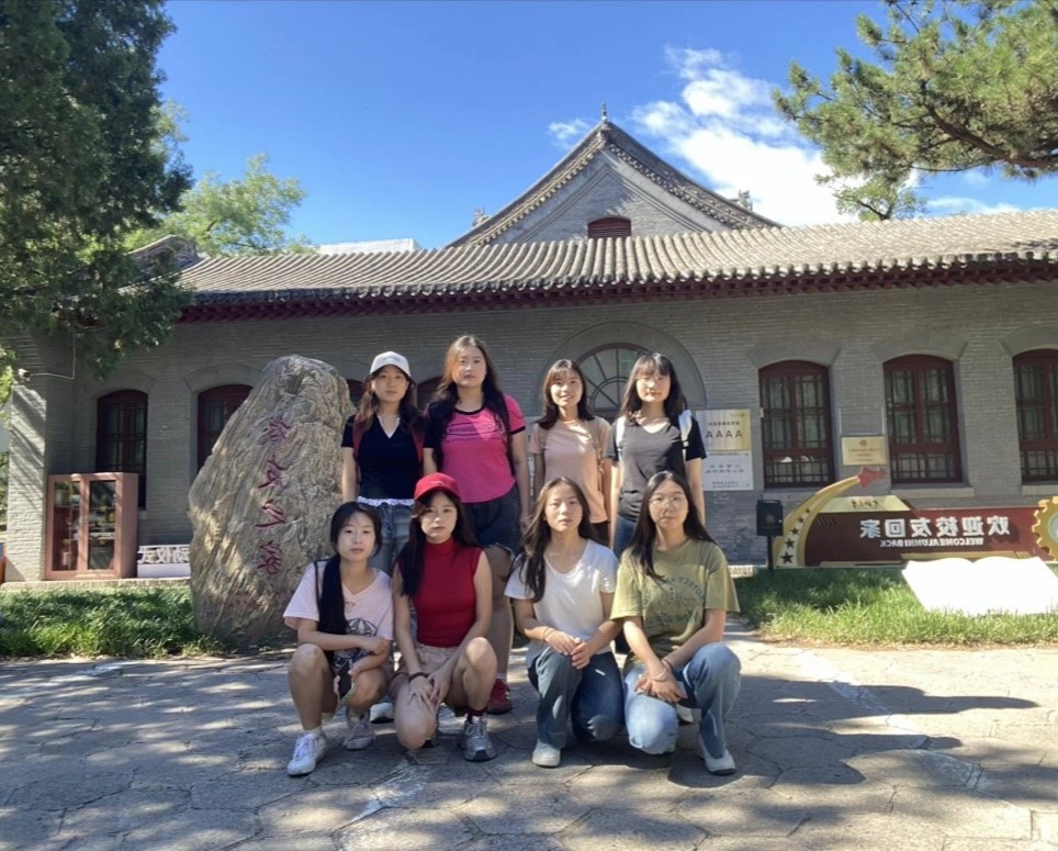  ̤Ѱ���ӡ�� �����ഺ���ġ����б���ѧ������ԫ����â��ҫ�� ʵ���ź�ɫѰ��֮��