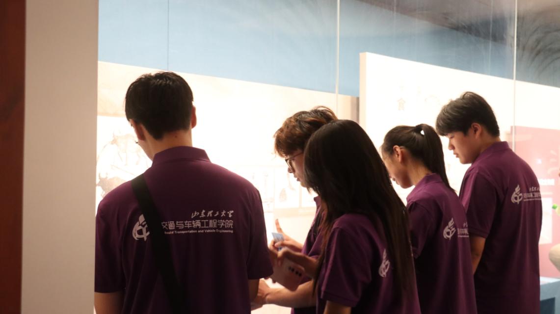 ׷Ѱ��ɫӡ�ǣ������˺�����������Բ�Ρ�ʵ���ŵ�΢ɽ�������һ