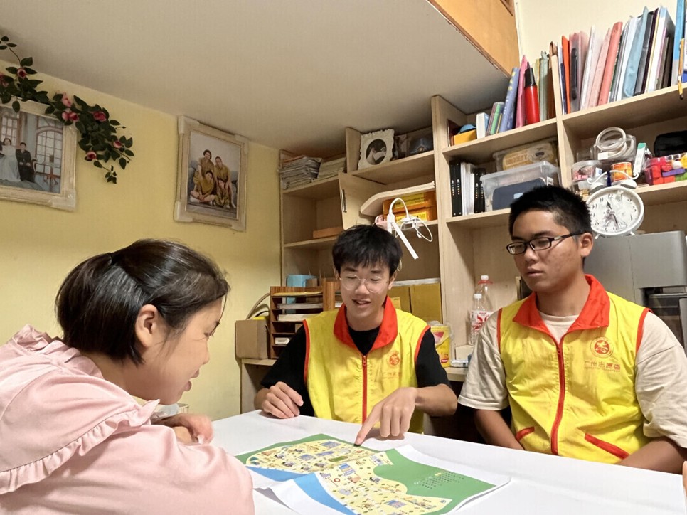 �ഺ���� ����ǧ�򡱣��㹤ѧ������Խ�㣬�ԽŲ������鹴�����ϰ�ů��ͼ��