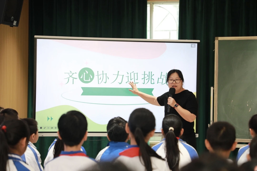 �������ഫ�ӡ��߽��ﶫСѧ��������������У԰�Ļ�