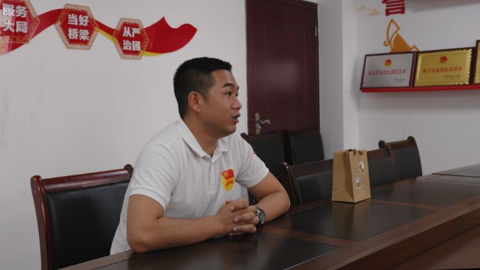 ���ഺ�ӽ�Ⱥɽ�����������ߣ�̽Ѱ�����ƻ�־Ը�ߵġ����羫�����