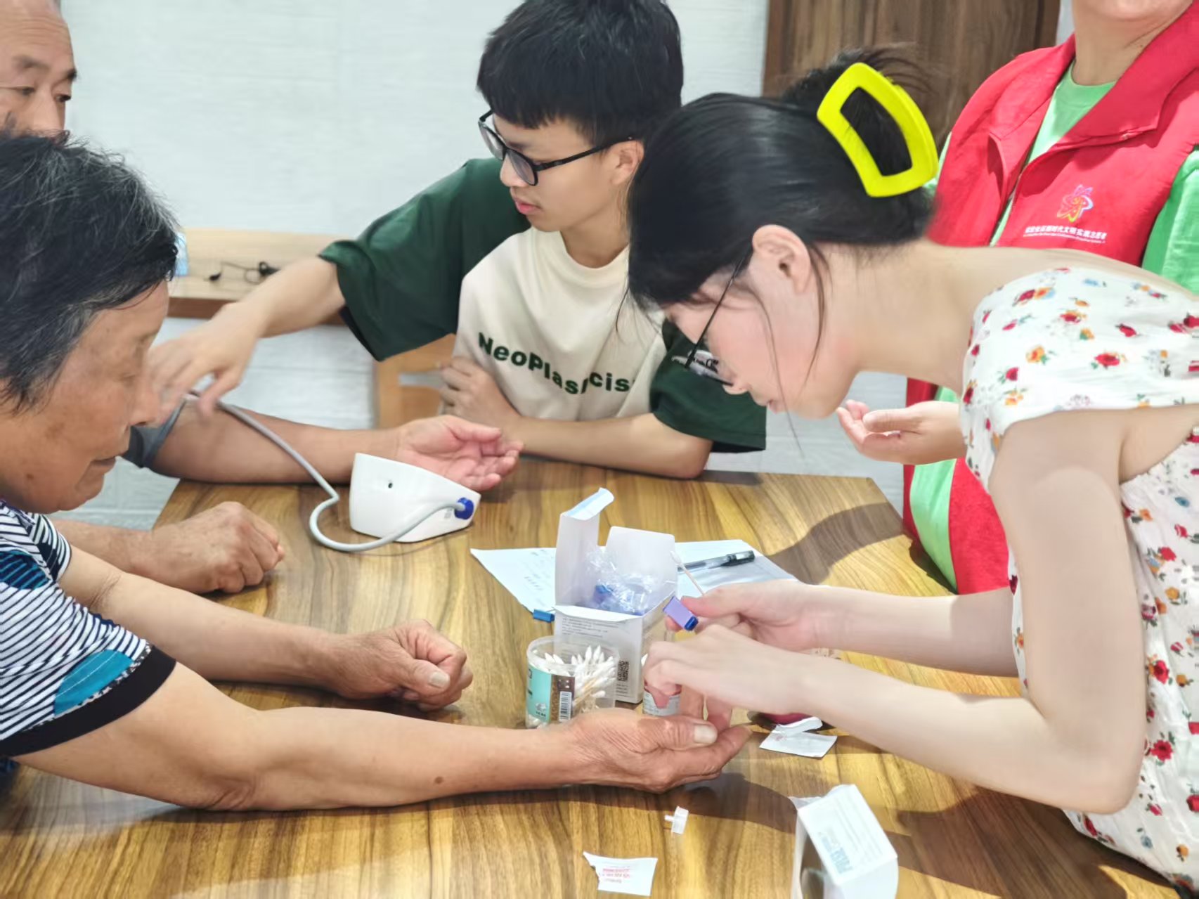 �Ϻ� ������ůϦ�������ȷ桱 ʵ�������ڿ�չ���Ϸ��� �ݼ��� 200 �˴�