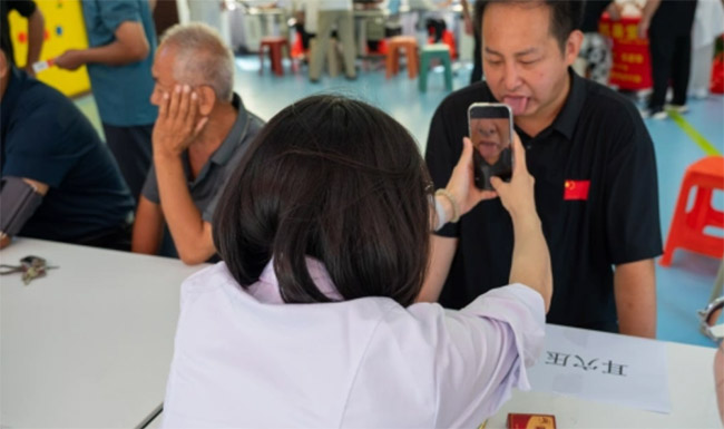 ɽ����ҽҩ��ѧ��չ��ѧ���������硱���ʵ���