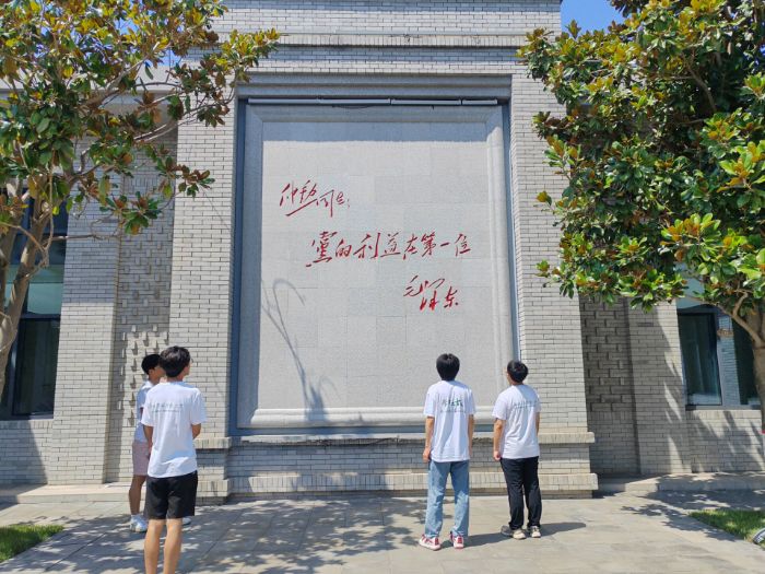 ׷Ѱ��ɫ���䣬���зܶ�����